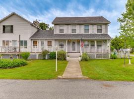 Waterfront Shady Side Home with Chesapeake Bay View!, villa in Deale
