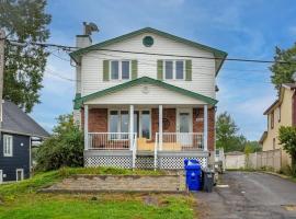 Riviera Escape on Waterfront with Hot Tub, hotel v destinaci Gatineau