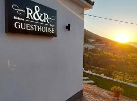 R&R GESTHOUSE, hotel con parcheggio a Široka