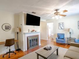 Close to Midtown & Parks - Little Blue, villa in Mobile