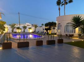 Detached Villa With Private Pool Torrevieja, Cottage in Torrevieja