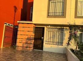 Hermosa casa completa con dos estacionamientos, hotel i Toluca
