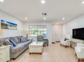 13 Mi to Hudson Beach Spring Hill Home with Lanai