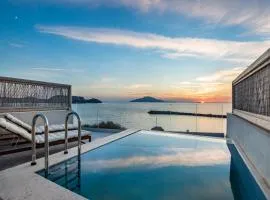 Almyra Boutique Suites with Private Pool -Finiki