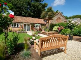 Coastal Hidden Gem - Twin en-suite room with garden, Hotel in Wells-next-the-Sea