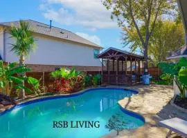 Luxury Home 5BR Beautiful Backyard & Pool