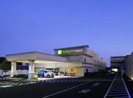 Holiday Inn Express Philadelphia Airport by IHG