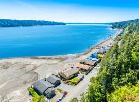 Waterfront Retreat, Relaxation, Fun in Hood Canal