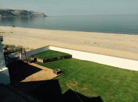 Superb Cintra Beachside Apartments, hotel i Llandudno