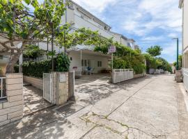 Apartments by the sea Podaca, Makarska - 515, hotel u Podaci