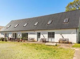 5 Bedroom Lovely Apartment In Tylstrup