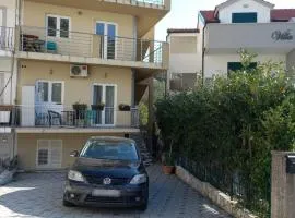 Apartments with a parking space Podgora, Makarska - 22286