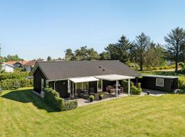 Pet Friendly Home In Fars With Kitchen, cottage in Farsø