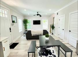 Luxury Living 3BR/2.5BA CLT Home, hotell i Charlotte