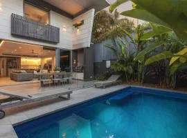 Kokos Beach House 1 - beachside luxury with pool