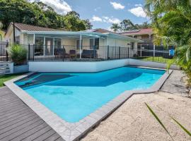 Family Escape - Serene Oasis with Pool and AC, dovolenkový dom v Brisbane