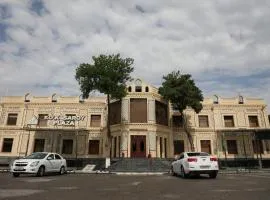 Ko'k Saroy Plaza Hotel