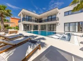 Amazing Home In Kastel Stari With Sauna