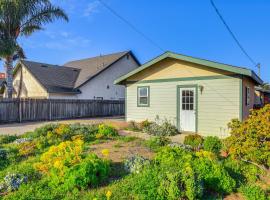 Oceano Studio with Patio and Fire Pit Near Beaches!, hotel i Oceano