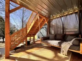 Modern & Cozy on Private Lane, Minutes to Airport