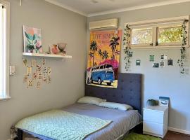 Chimu Home-Hostel, δωμάτιο σε οικογενειακή κατοικία στο Περθ