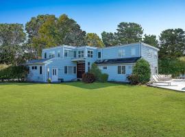 Villa Burak - Luxury with pool, vacation home in Bridgehampton