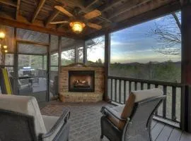 Bar 5 Cabin Beautiful views soothing hot tub outdoor living and more
