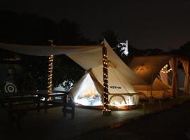 Two Camping Tents, One Studio & Garden Hanging Bed, luxusní stan v destinaci Porto Rafti