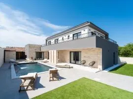 Gorgeous Home In Miranje Donje