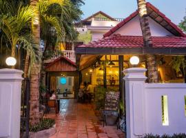 River Retreat Boutique Hotel, hotell i Charles de Gaulle i Siem Reap