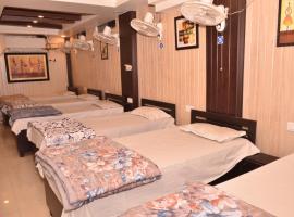 Hotel Comfort Hostel Charbagh Inn Lucknow, hotel blizu aerodroma Chaudhary Charan Singh International Airport - LKO, Luknou