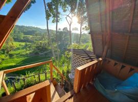 ํ
ํ
๋ฐํฌ์ ์์นํ ํธํ
The Alam Tetebatu Bungalow & Restaurant