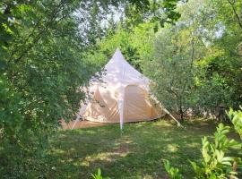 Rock Oak Camping, люкс-шатер в городе Имотски