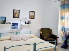One bedroom apartement with city view at Loceri, hotel a Loceri