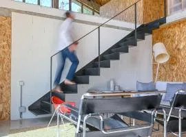 le Hangar YACCO & Tiny House - garage automobiles revisité