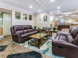 Quality Inn & Suites Atlanta Airport South, hotel near Hartsfield-Jackson Airport - ATL, 