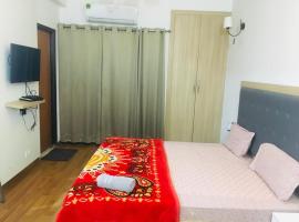 Starhomes And studios, guest house in Noida