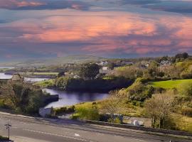 Wild Atlantic Way - Retreat - Sleeps 12, hotel in Ballyshannon