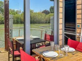 Bord du Canal du Rhône à Sète sur "César"