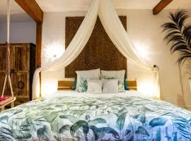 LE PRIEURé - Suites romantiques spa privatif, piscine, jardin, massages proche de Toulouse