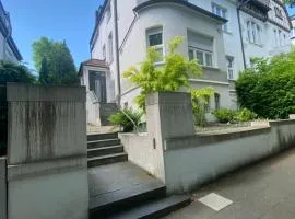 Souterrain Wohnung in einer Stadtvilla