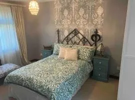 Cosy Barn Conversion Bedroom & En Suite