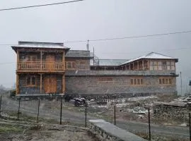 U thok hotel