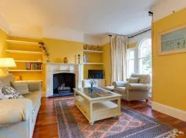 Pass the Keys Spacious Victorian Home with Free Parking