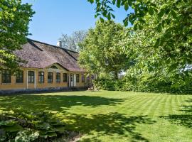 Lovely Home In Haderslev With Kitchen, villa in Haderslev