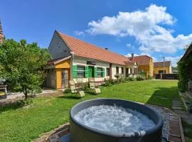 3 Bedroom Amazing Home In Hlebine