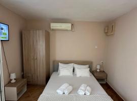 Apartman Nina – hotel w mieście Risan