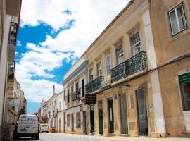 BLife Alicya private rooms, hotel in Faro