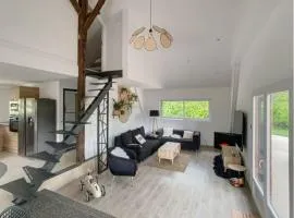 Domaine privé avec piscine et terrain de pétanque