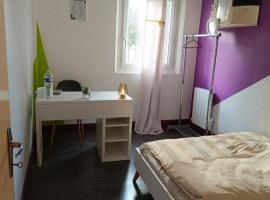 Chambre tout confort, hotell i Noisy-le-Grand